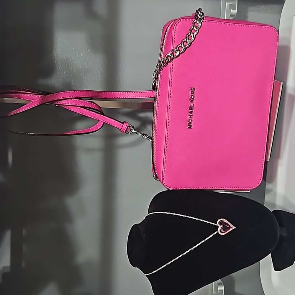 MICHAEL KORS NWT crossbody and Silver heart necklace bundle - Picture 1 of 8